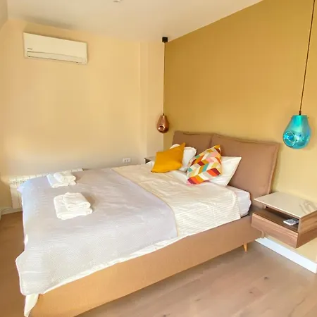 Shine Apartament *